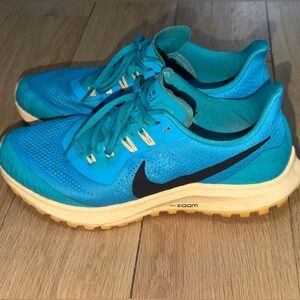 Nike Women’s Pegasus Blue Teal Running Shoes Sz 8.5